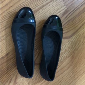 Crocs black flats